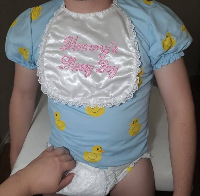 ABDL diaper changing time with mommy